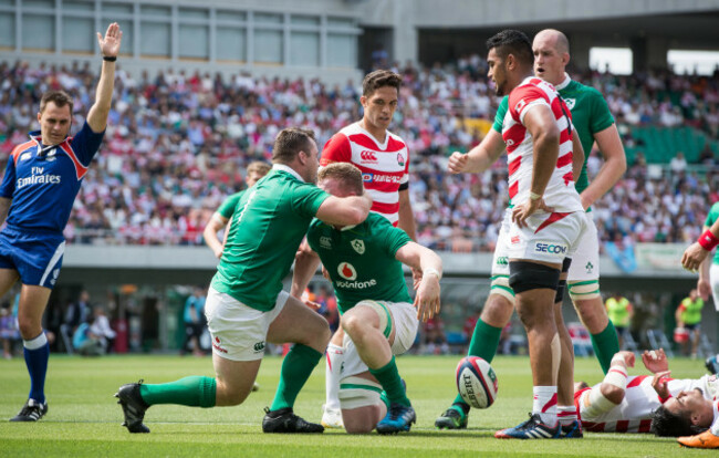 Dan Leavy celebrates his try with Cian Healy