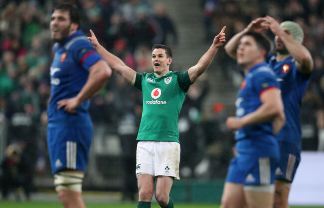 Jonathan Sexton celebrates kicking a drop goal to win the game