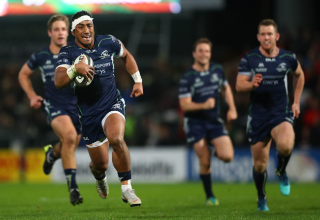 Bundee Aki breaks free to score his side's third try