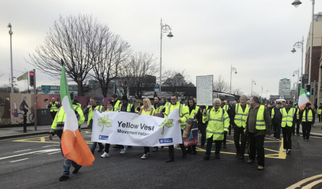 4376 Yellow Vest_90561478