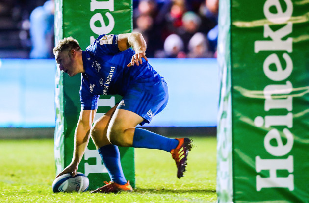 Jordan Larmour runs in his sides second try