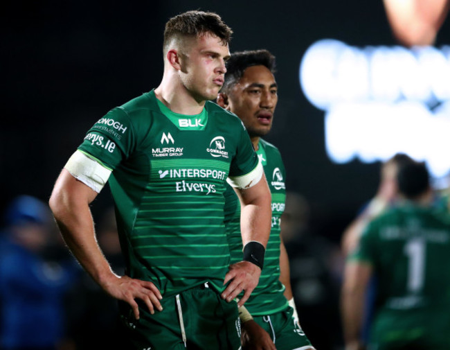 Tom Farrell and Bundee Aki dejected