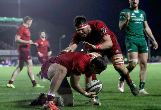 Dan Goggin scores a try