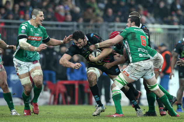 David Sisi tackled by Sebastian Negri