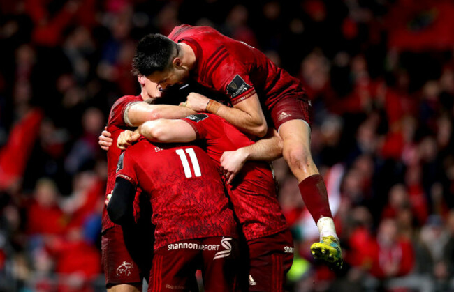 Keith Earls celebrates scoring with Mike Haley, Andrew Conway, Tyler Bleyendaal and Conor Murray