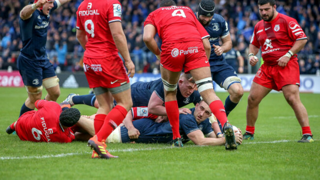 Jack Conan scores his sides first try