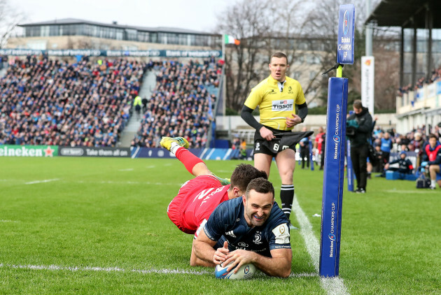 Dave Kearney scores a try despite Romain Ntamack