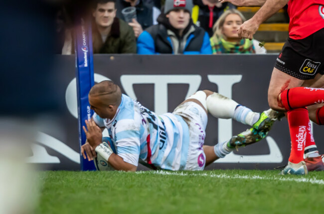 Simon Zebo scores a try