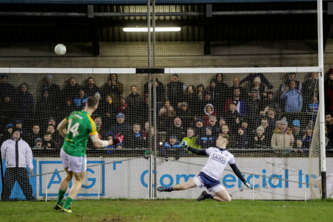 Mickey Newman misses the first penalty kick