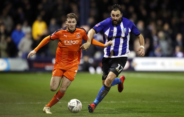 Luton Town v Sheffield Wednesday - FA Cup - Third Round - Replay - Kenilworth Road