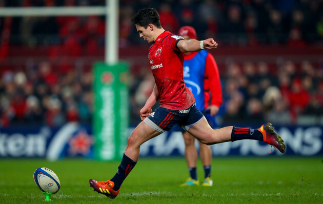 Joey Carbery kicks a penalty