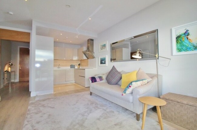 MzJjNjk4MThhN2ZlNTM0YTM2MjhhODczZjg3ZjMxZGZqvrexP9NBGh1_pxEH8ZOGaHR0cDovL3MzLWV1LXdlc3QtMS5hbWF6b25hd3MuY29tL21lZGlhbWFzdGVyLXMzZXUvZi80L2Y0MjFmZGViMDJkOTJhZjNiYTg4MWQ0NWI1YTNiZWRjLmpwZ3x8fDcwMGx8fHx8fHx8