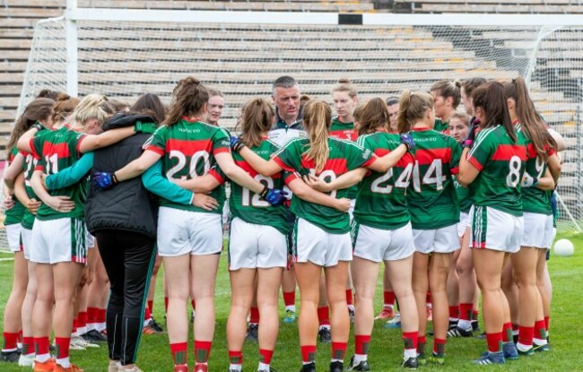 Peter Leahy talks to the team