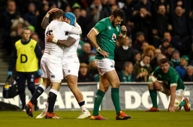 Elliot Daly celebrates his try with Jack Nowell