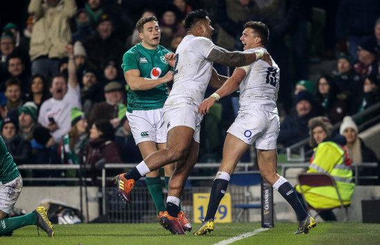 Henry Slade celebrates his try with Manu Tuilagi