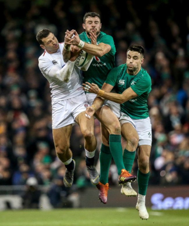 Jonny May with Robbie Henshaw and Conor Murray