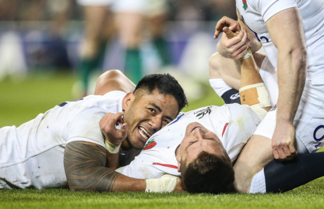 Henry Slade celebrates scoring a try with Manu Tuilagi