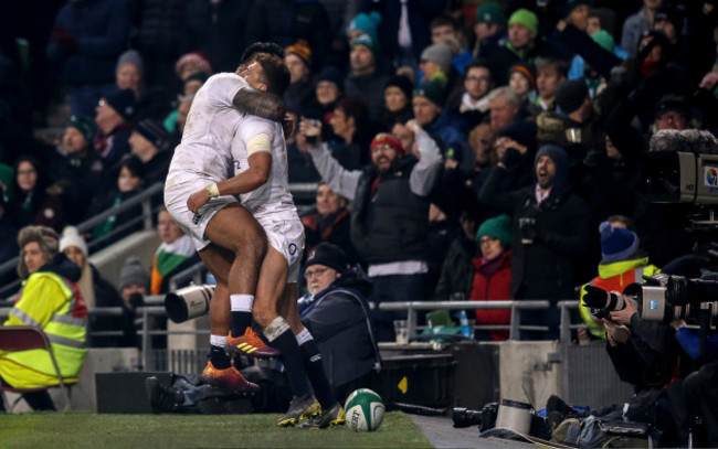 Henry Slade celebrates hit try with Manu Tuilagi