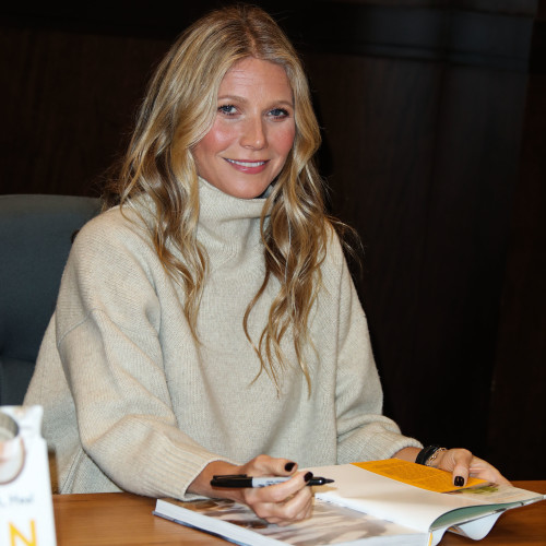 Gwyneth Paltrow Book Signing For 'The Clean Plate: Eat, Reset, Heal' - Los Angeles