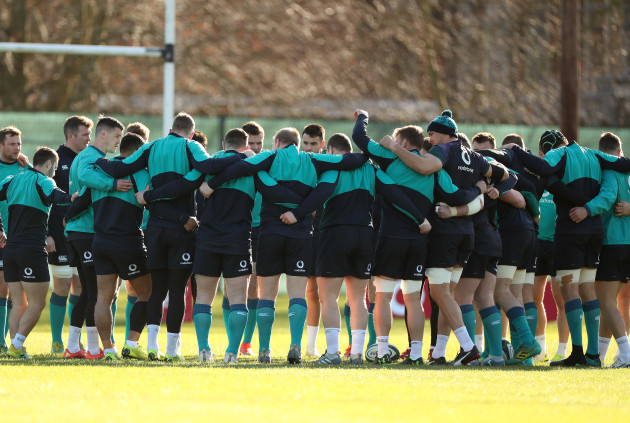 Ireland team huddle