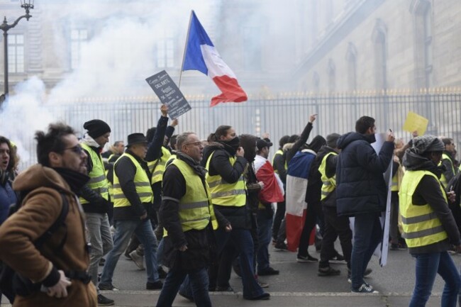 Yellow Vests Join Union March - Paris