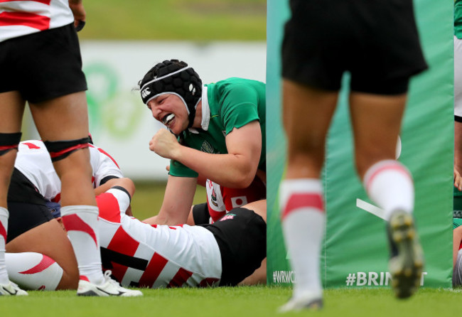 Paula Fitzpatrick celebrates scoring a late try