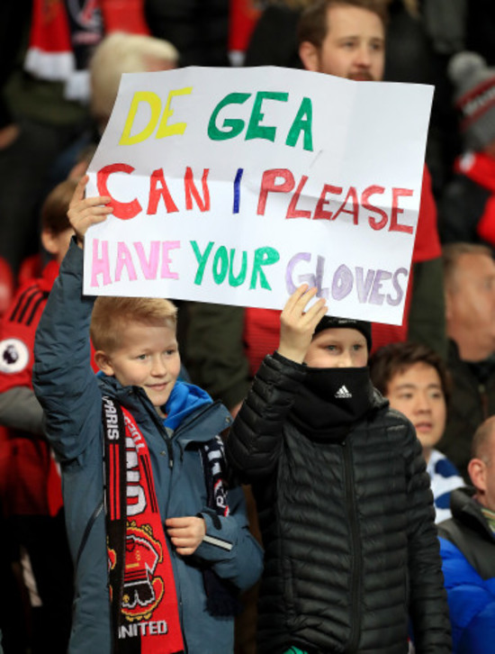 Manchester United v Paris Saint-Germain - UEFA Champions League - Round of 16 - First Leg - Old Trafford