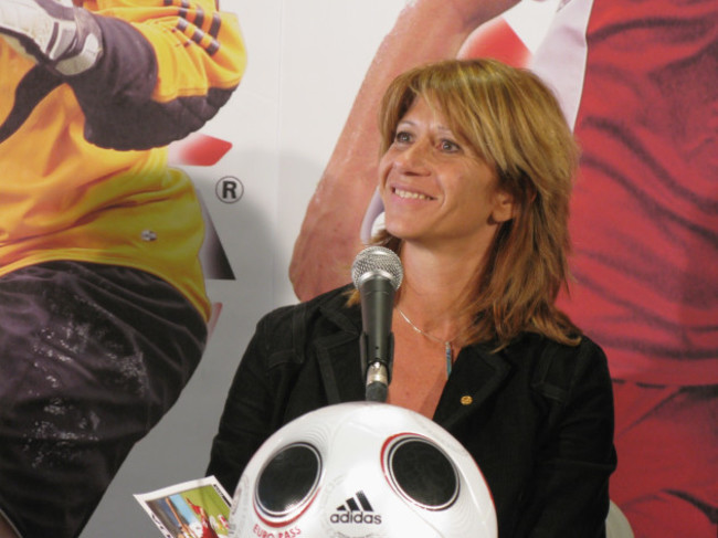 Canada Women Coach Soccer