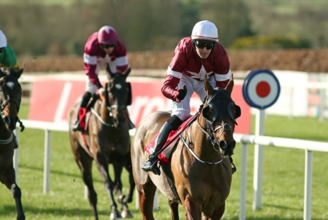 Tiger Roll and Keith Donoghue stroll to victory