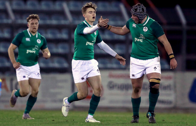 Ireland players celebrate a try
