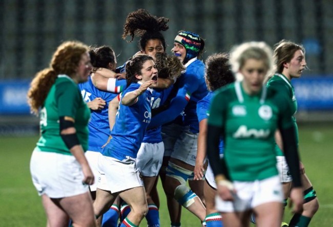 Italy players celebrate at the full-time whistle