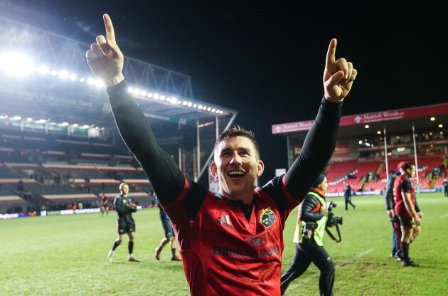 Ian Keatley celebrates after the game 17/12/2017