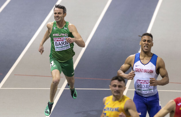 Thomas Barr finishes