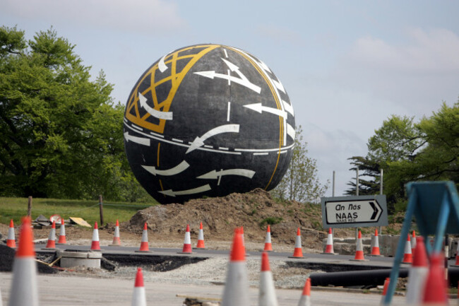 The sculpture outside Naas. 14/5/2005. Photo Photocall Ireland