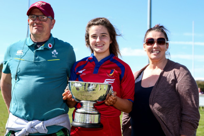 Stephanie Nunan with her parents