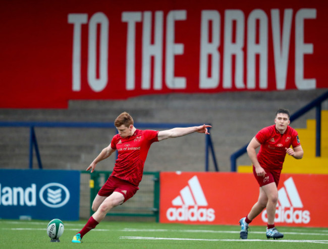 Ben Healy kicks a conversion