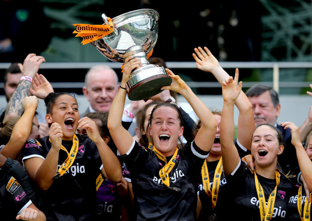 Kylie Murphy lifts the trophy