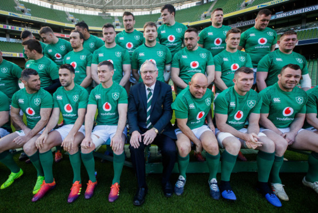 Ireland players and IRFU President Ian McIlrath before the team photo