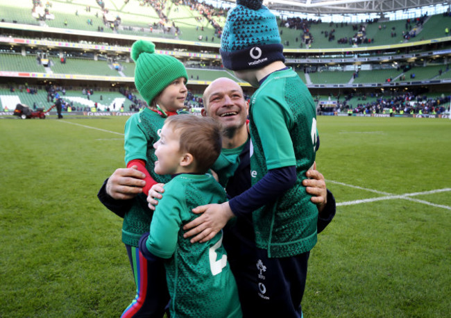 Rory Best celebrates winning with his children Ben, Richie and Penny