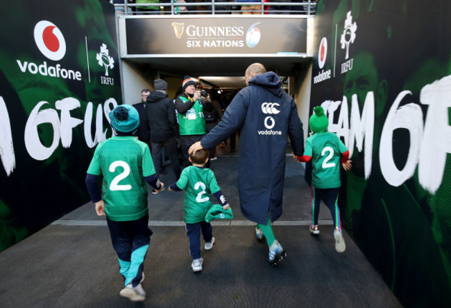 Rory Best celebrates winning with his children Ben, Richie and Penny