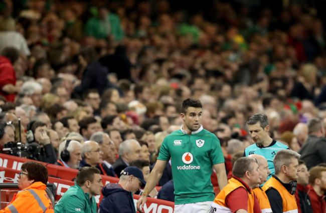 Conor Murray leaves the field with an injury