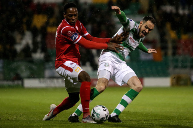 Joey O'Brien is tackled by Romeo Parkes