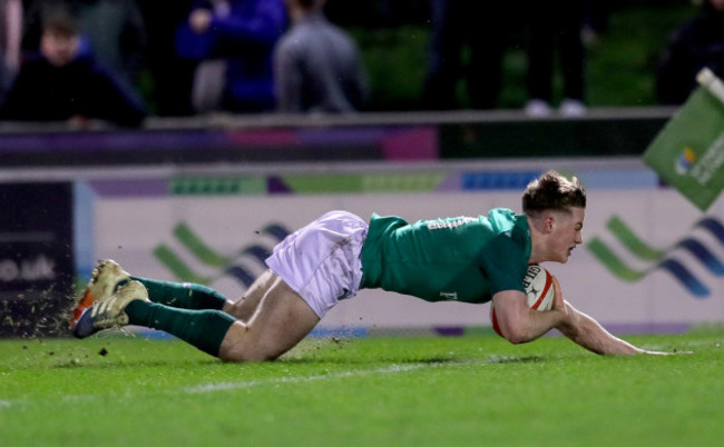 Colm Reilly scores a try