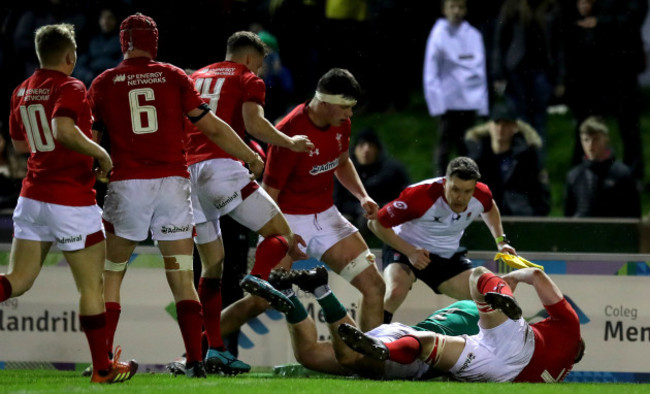 Dylan Tierney-Martin scores their second try