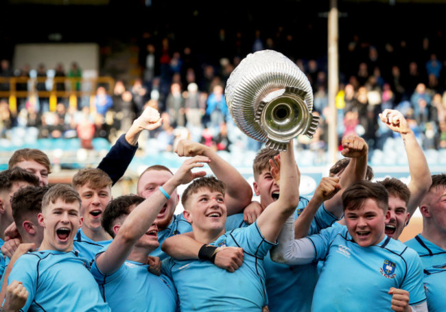 Mark Hernan lifts the trophy