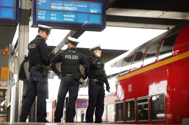 Police checks at Düsseldorf main station