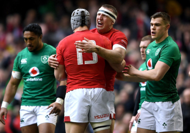 Hadleigh Parkes celebrates scoring a try with Jonathan Davies