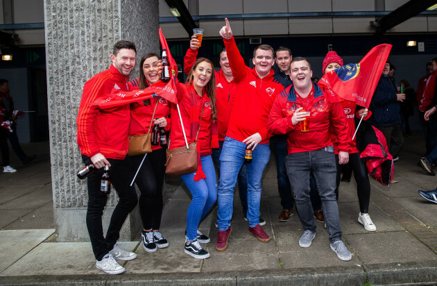 Munster fans ahead of the game