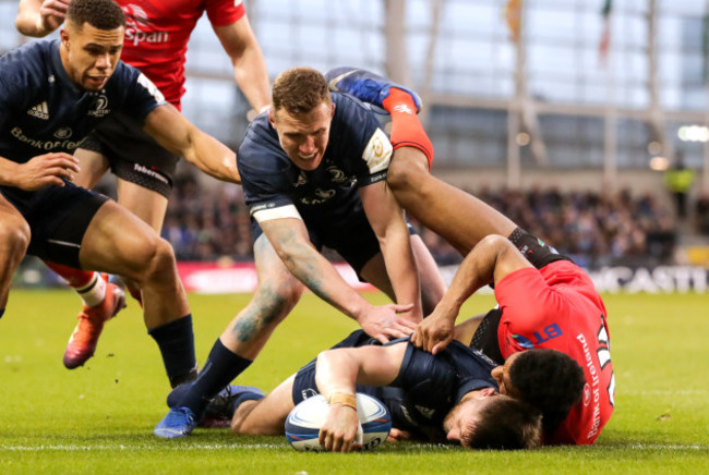 Ross Byrne scores their first try