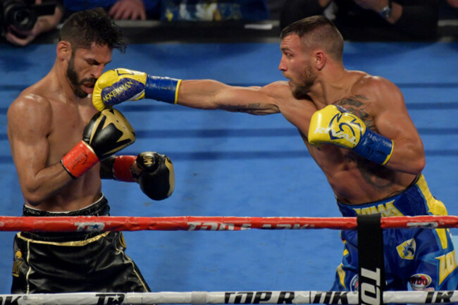 Boxing 2018 - Vasiliy Lomanchenko Defeats Jorge Linares by 11th Round TKO